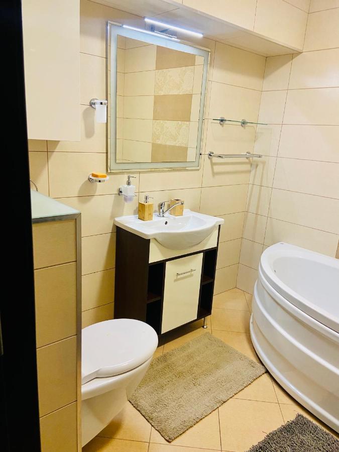 Iulius Mall Comfort Яш Екстериор снимка